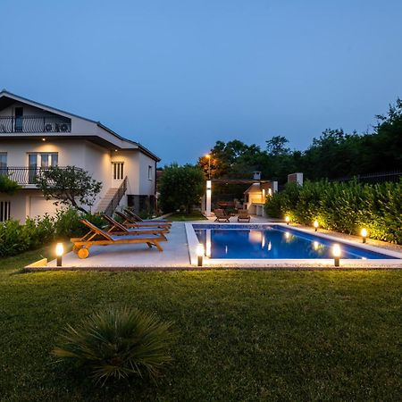 Villa Latica Dicmo 外观 照片