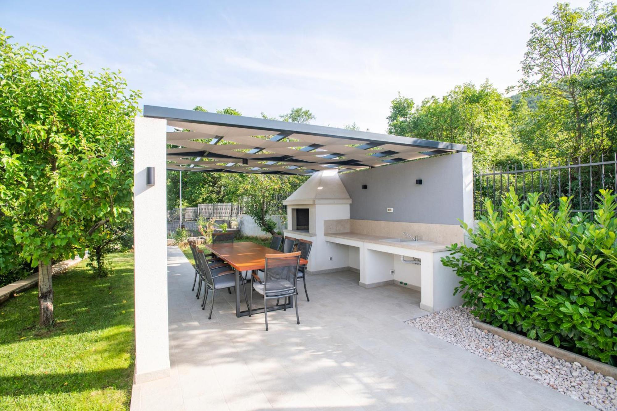 Villa Latica Dicmo 外观 照片
