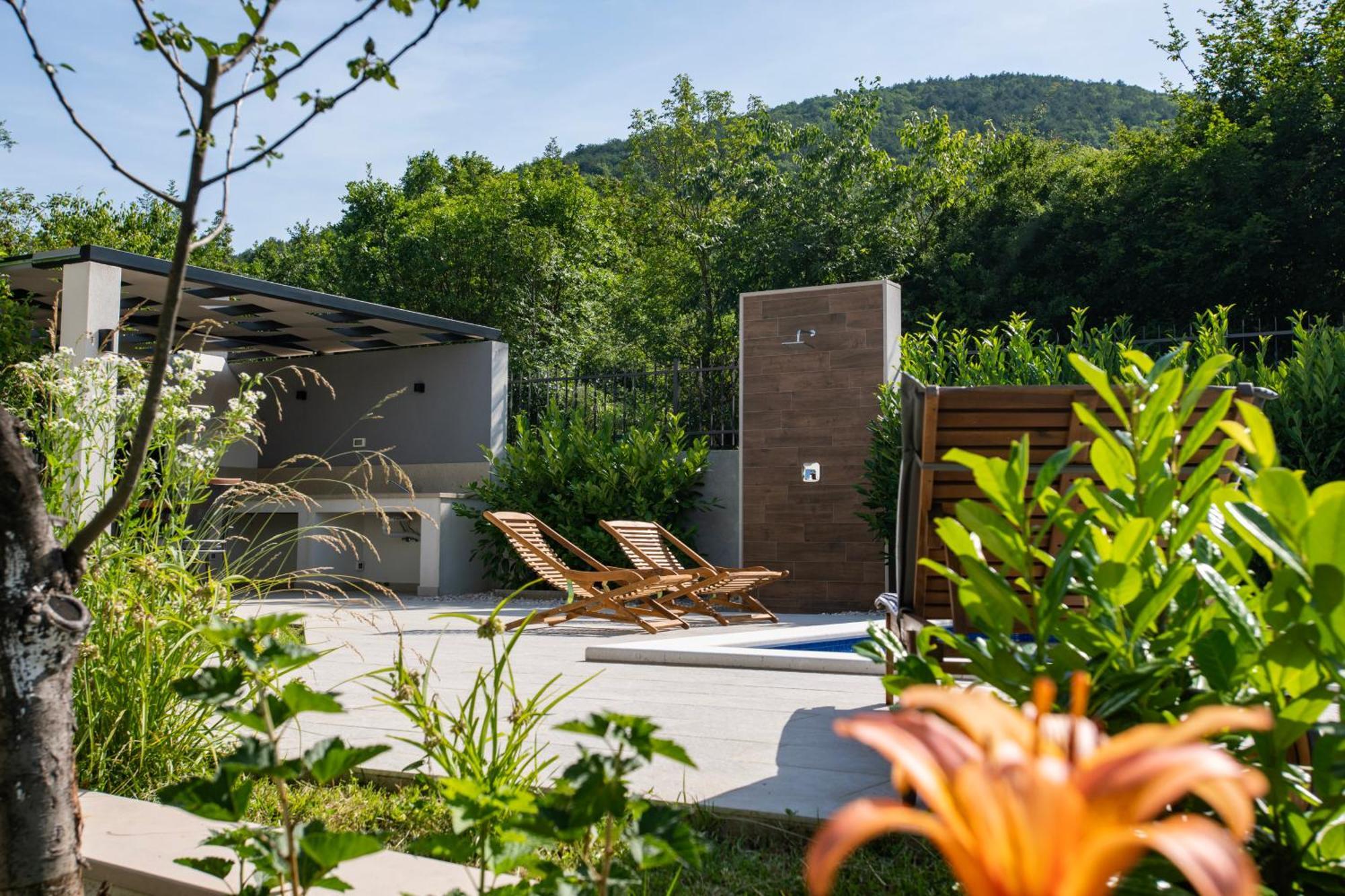 Villa Latica Dicmo 外观 照片